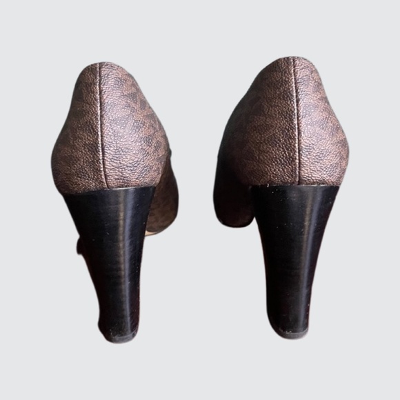 Michael Kors Signature MK Logo/Monogram Pump - Picture 4 of 6